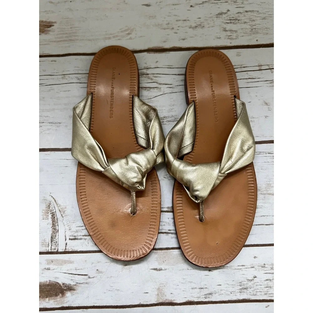 Diane von Furstenberg Thong Sandals Gold Leather Knot Flat 6.5M